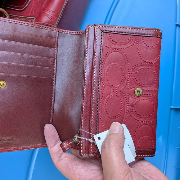 Vintage Coach Red Embossed Leather Wallet - Picture 5 of 5